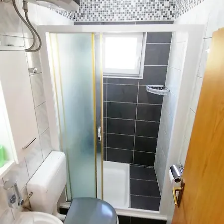 Apartment Apartmani Buljubasic Baska Voda