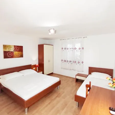 Apartmani Buljubasic Apartment *